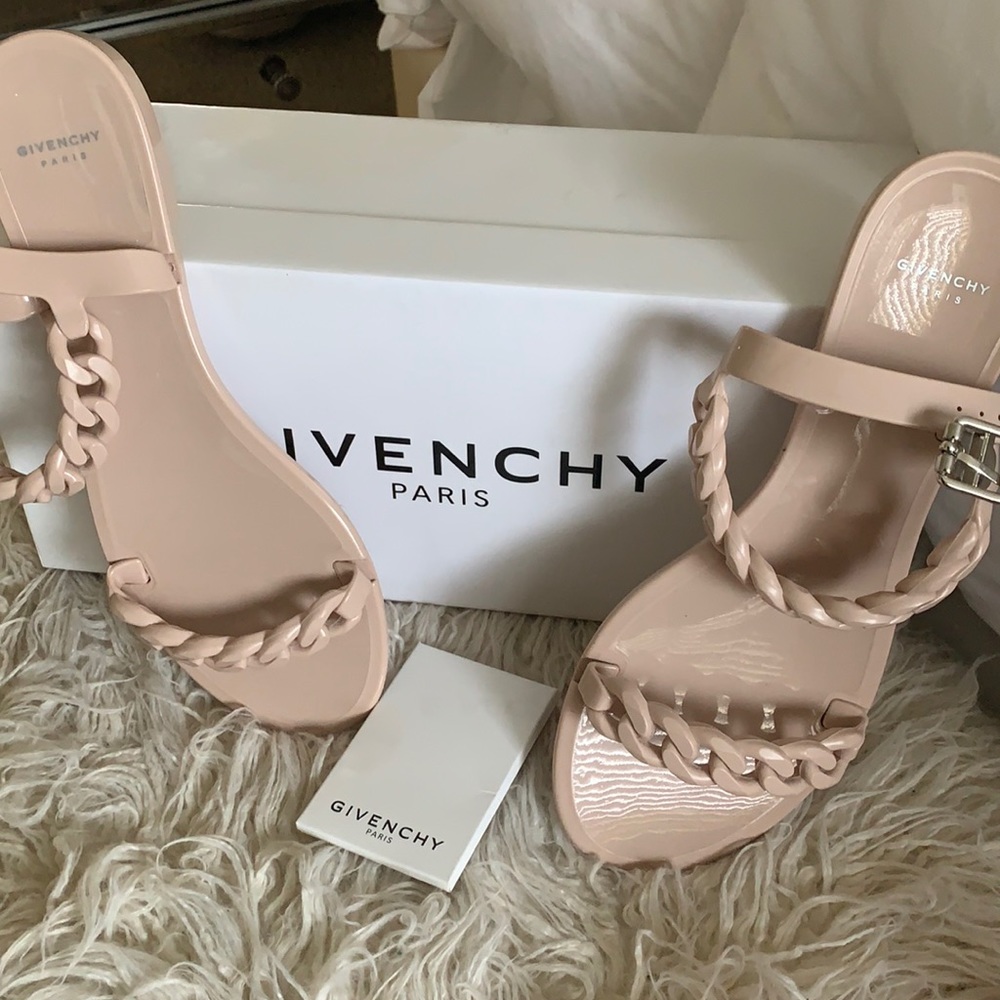 Light pink Givenchy chain sandals